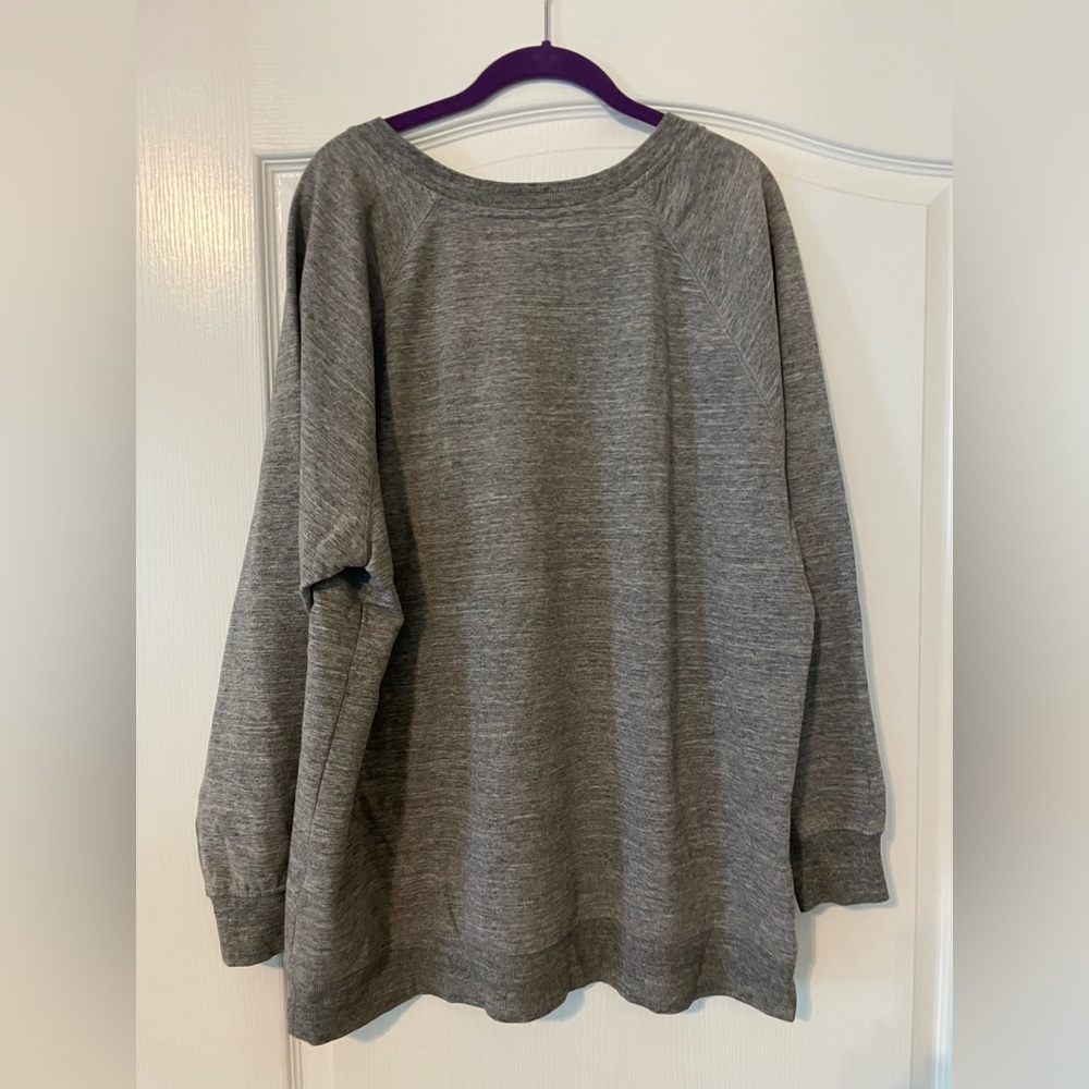 Wildfox Gray Sweatshirt with 'Pour Favor' Design - Picture 8 of 11